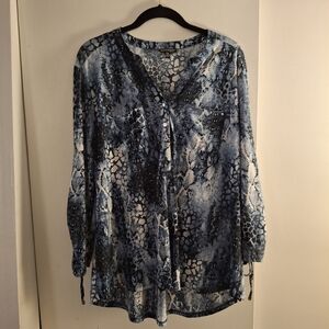 Ava & Grace Qomen's Navy and White Patterned Blouse